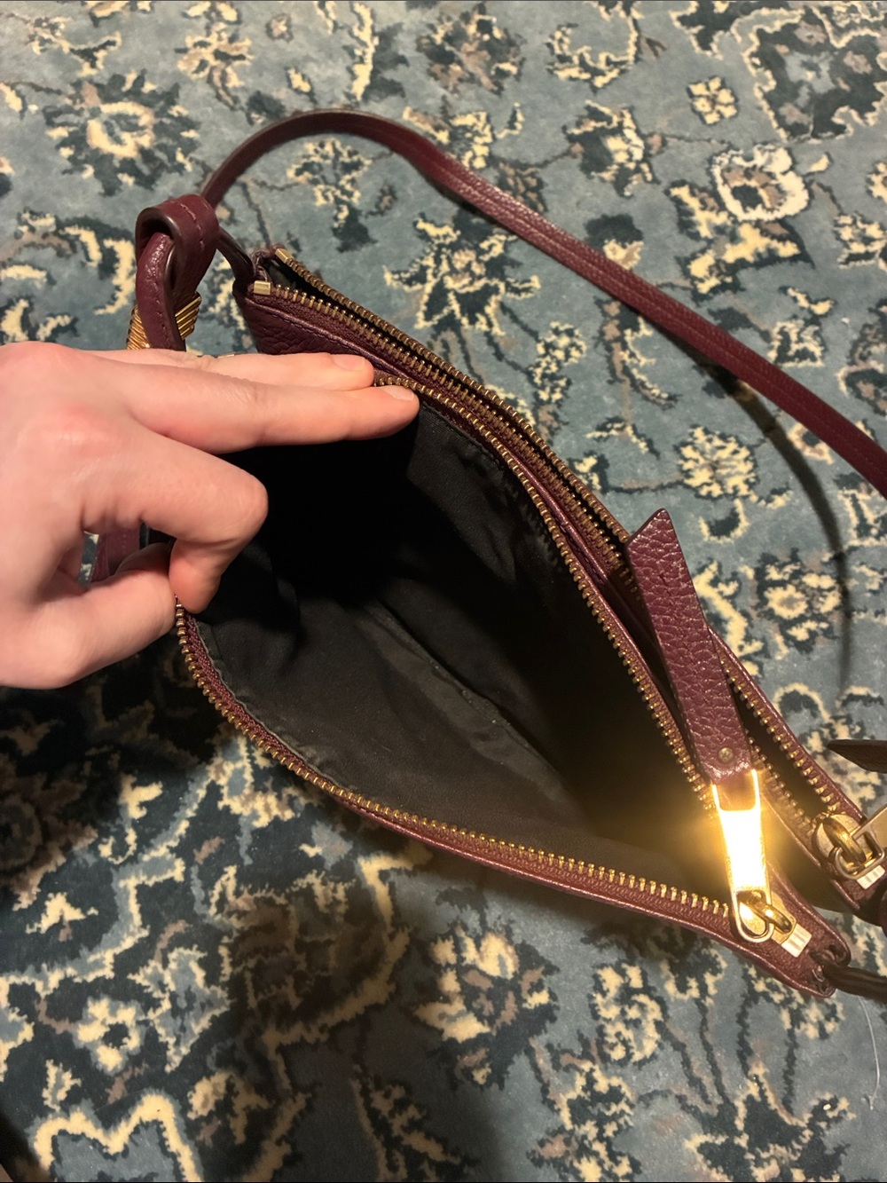 Marc Jacobs 2010s Leather Crossbody Saddle Bag in Burgundy - Picture 3 of 12